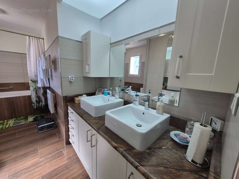 Maison à SOLLIES-VILLE