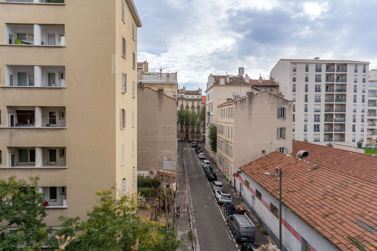 Appartement à MARSEILLE-4E