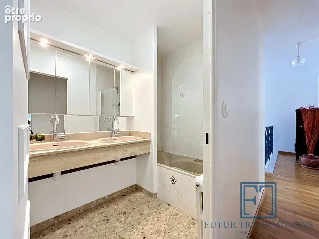 Maison 200 m² Voisins-le-Bretonneux - photo 18