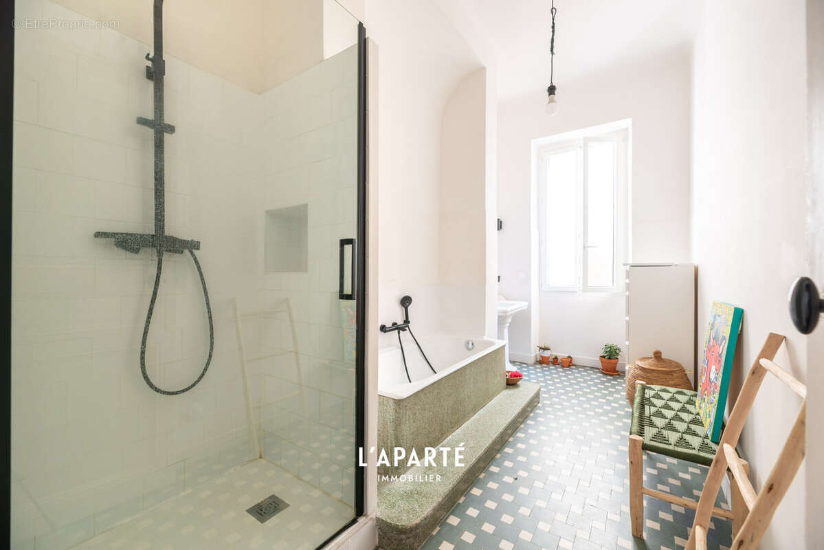 Appartement à MARSEILLE-6E