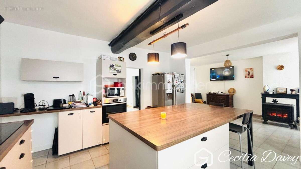 Maison à VILLENEUVE-SUR-YONNE