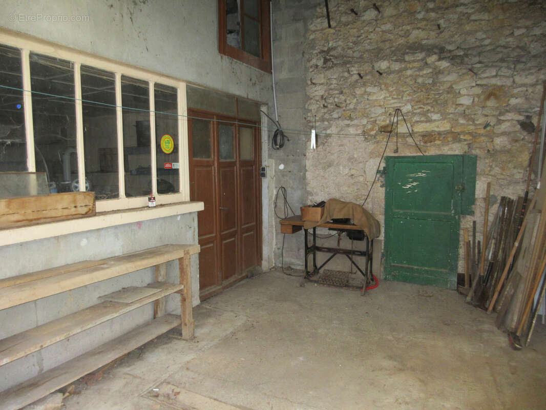 Maison à LE PONT-CHRETIEN-CHABENET