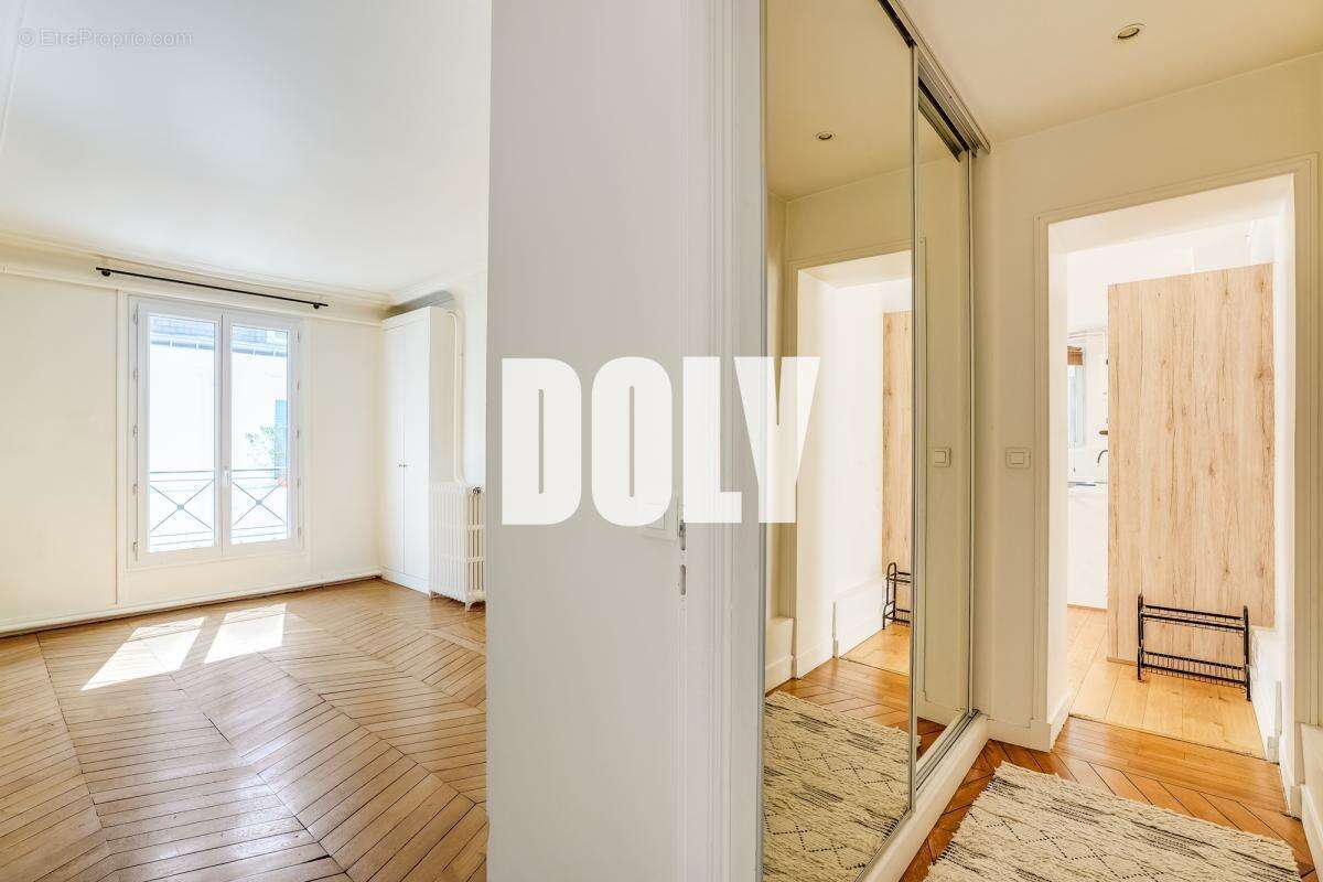 Appartement à PARIS-10E