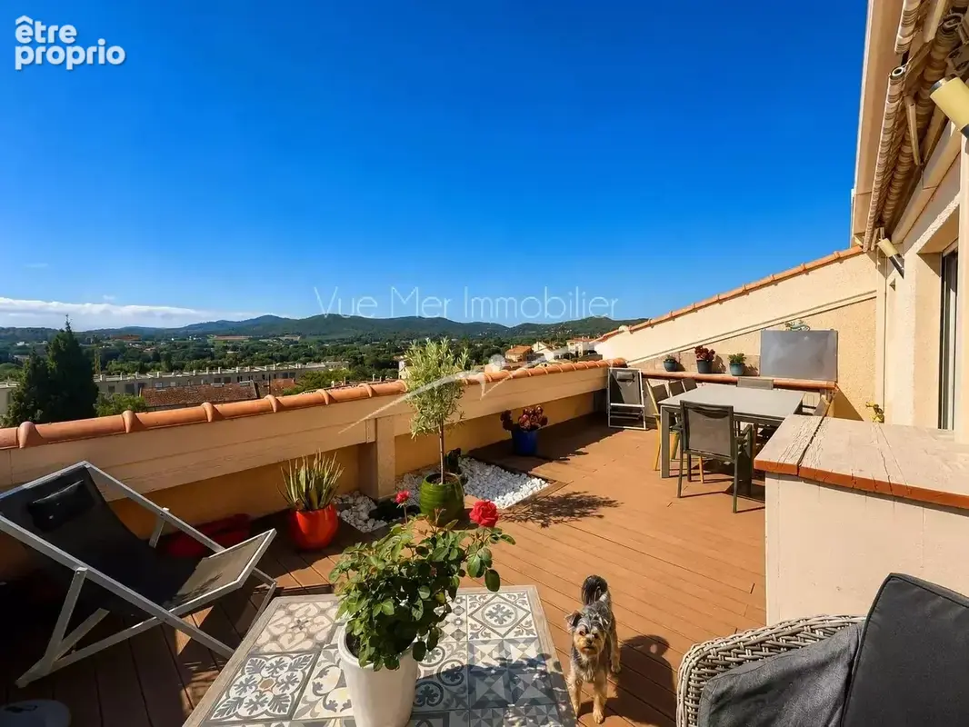 Superbe duplex avec terrasse, vue mer, parking et garage – Le Pin de Bormes - photo 4
