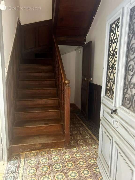 MAISON CENTRE VILLAGE  - 2 logements (1 loué) - 2 garages - Belle prestations !!! - photo 2