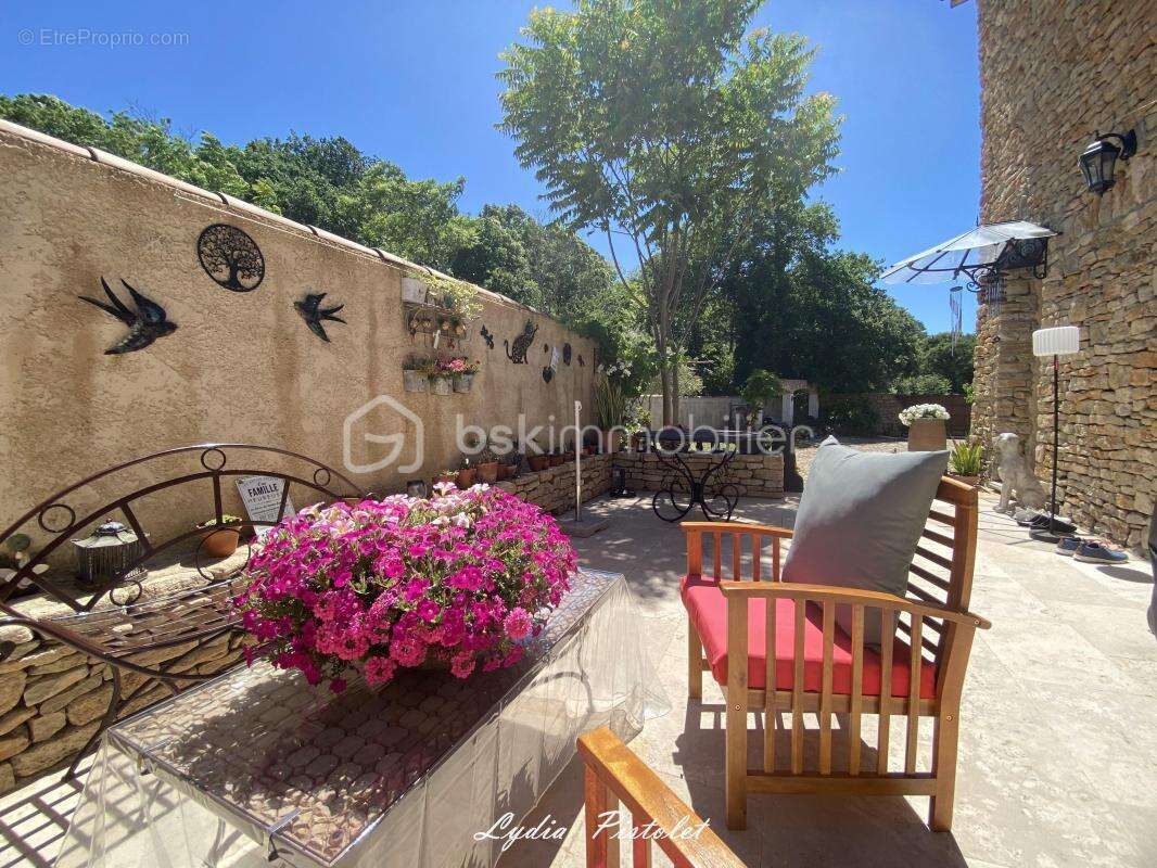NOUVEAU - EN EXCLUSIVITÉ À Apt en Luberon (84400) - Une maison récente au charme authentique de la Provence - photo 7