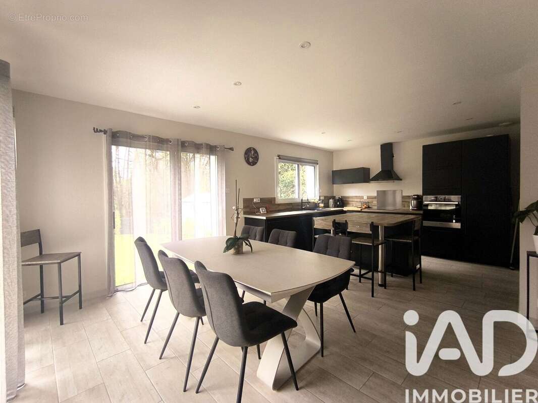 Photo 6 - Maison à POIROUX