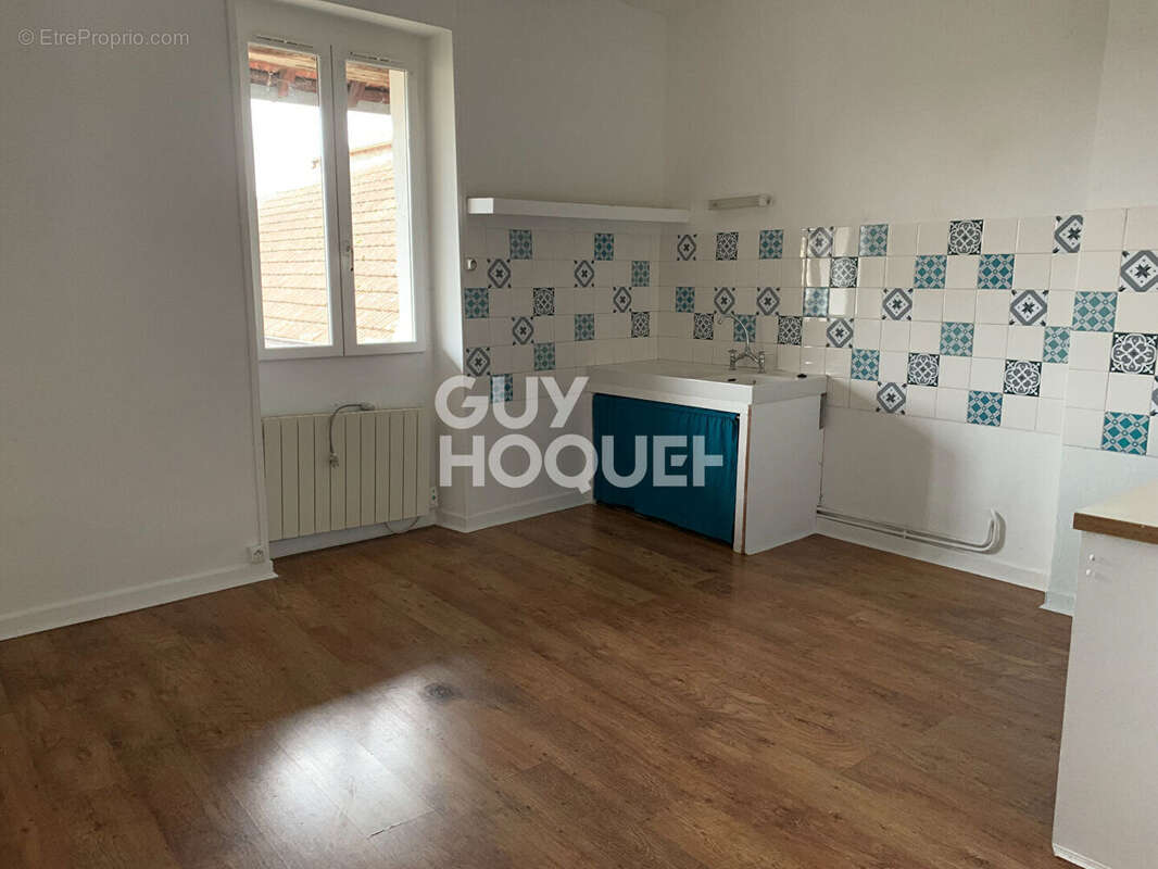 Appartement à TOULON-SUR-ARROUX