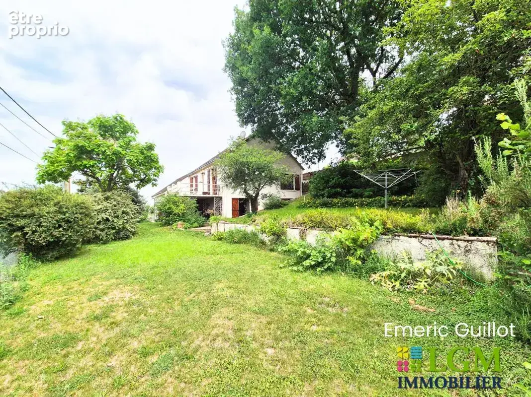 À SAISIR – Maison familiale de 128 m² avec jardin clos et arboré de 905 m² - Grand Garage - à Thoré-la-Rochette (41100) - photo 2