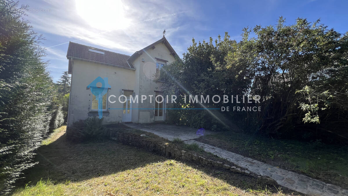 Maison à LA FERTE-ALAIS