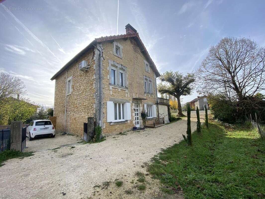 IMG8098 - Maison à BEYNAC-ET-CAZENAC