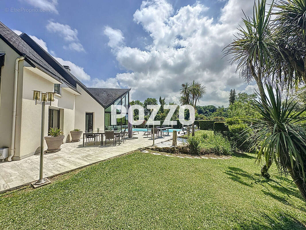 A Vendre - AVRANCHES - Maison 7 pièce(s) 300 m² - Parc paysager - Piscine - Garage - photo 18