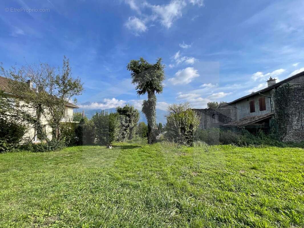 Terrain à SAINT-ISMIER