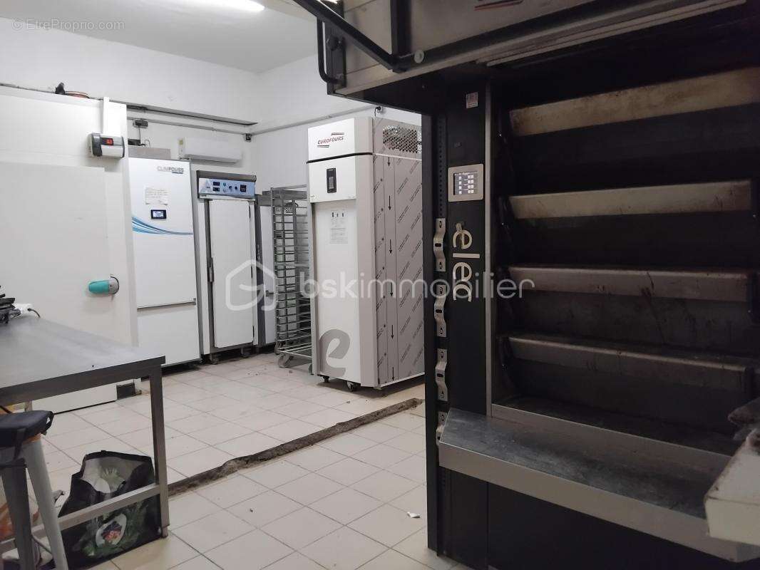 Commerce à SAINT-PIERRE