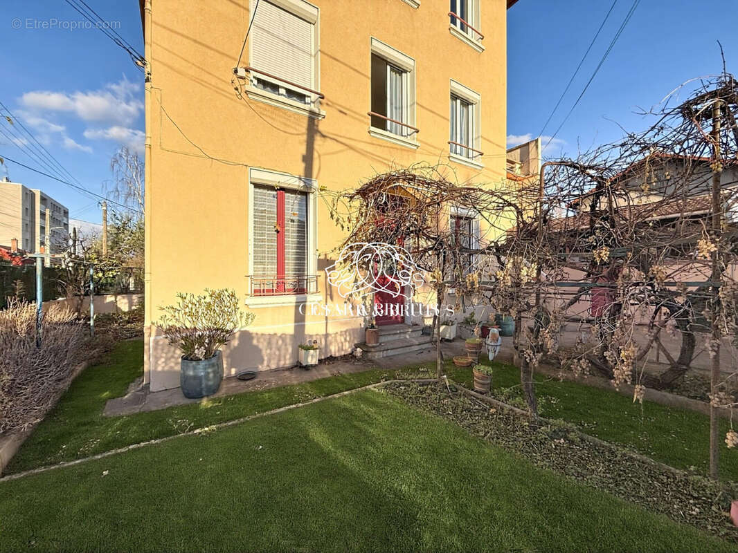 Appartement à LYON-8E