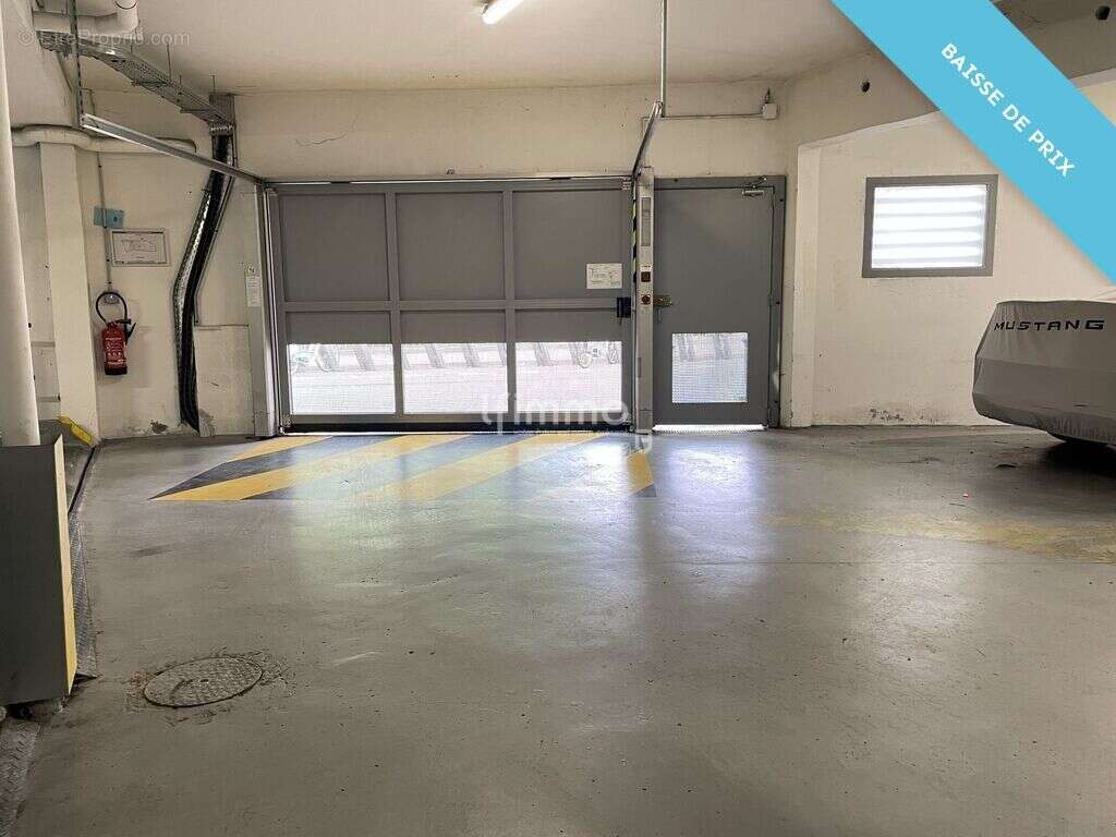 Parking à LES LILAS