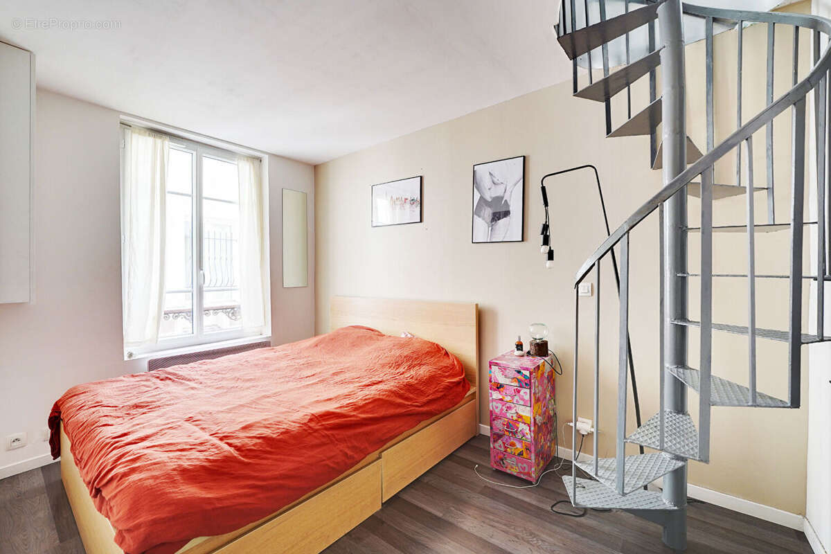 Appartement à PARIS-10E