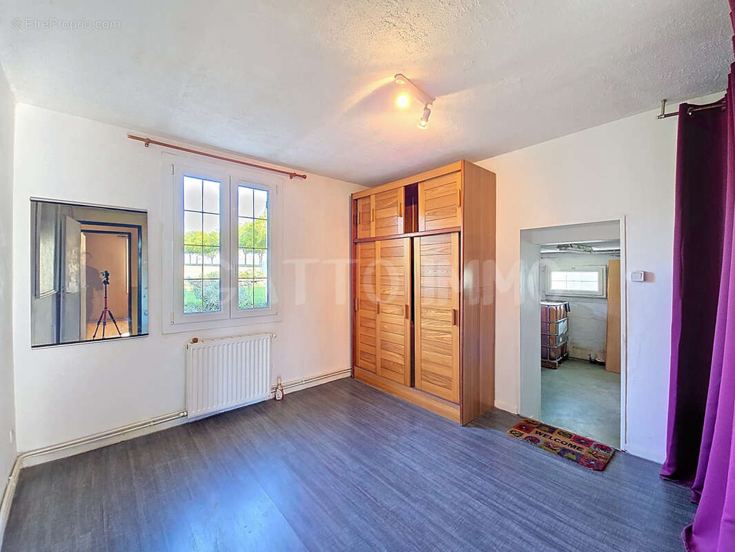 Maison à HAN-SUR-NIED