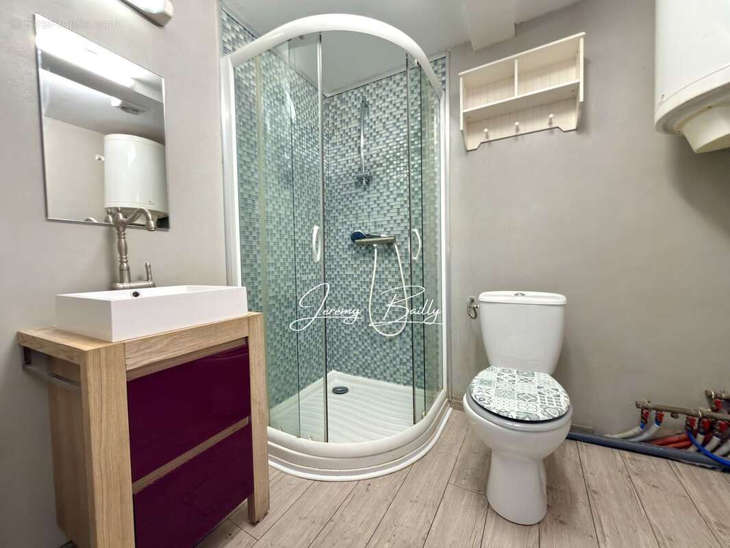 Maison 52 m² à Saint-Esteve  - photo 15