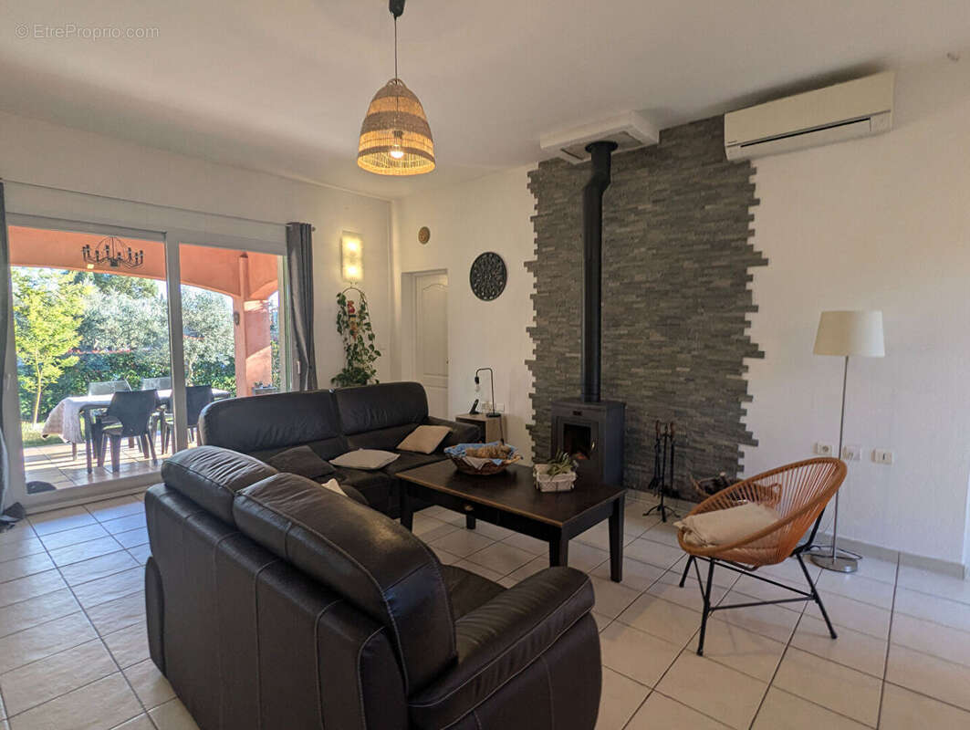 VILLECROZE jolie maison de plain-pied 127 m², 5 pièces, garage au calme - photo 10