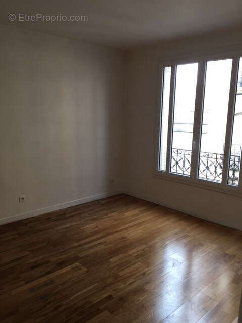 Appartement à LES LILAS