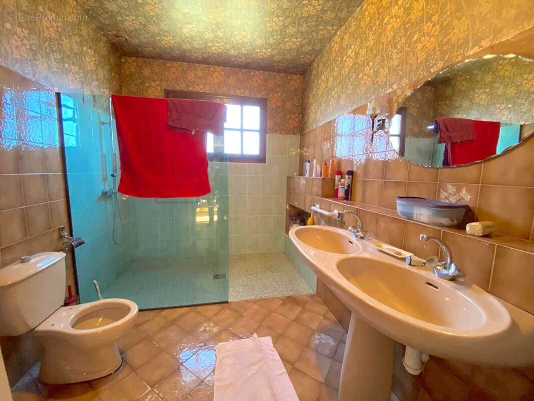 Maison avec garage et grand jardin à vendre à Gujan-Mestras - photo 11