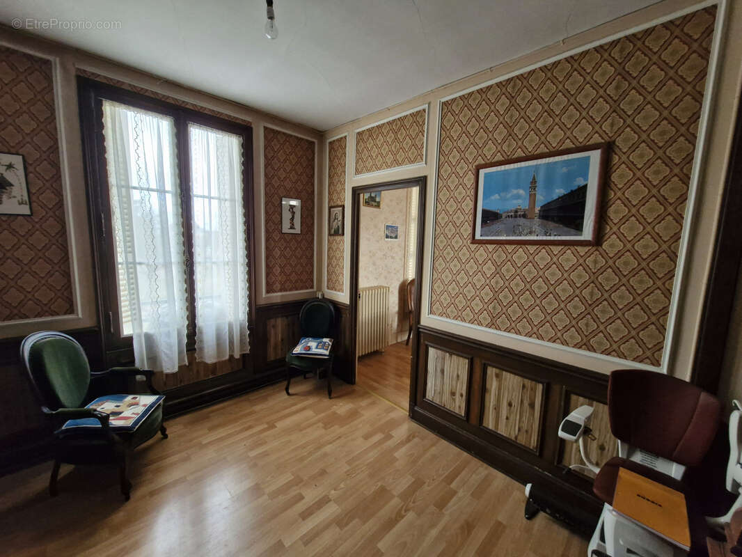 Maison à VOUNEUIL-SUR-VIENNE
