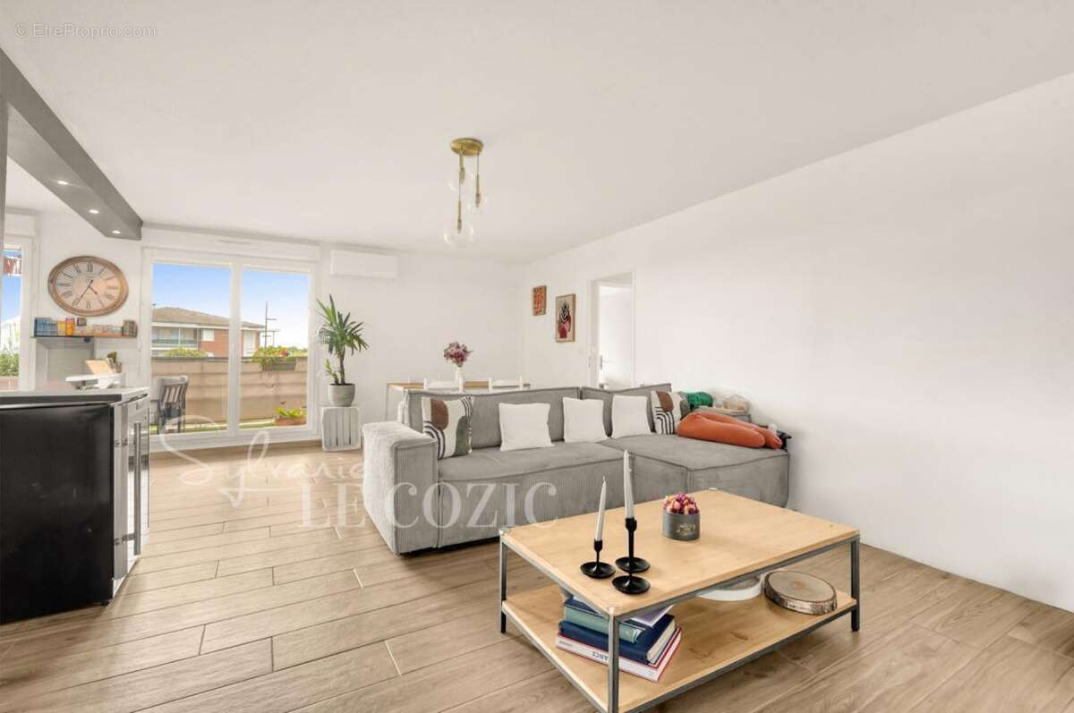 Appartement à LA SALVETAT-SAINT-GILLES