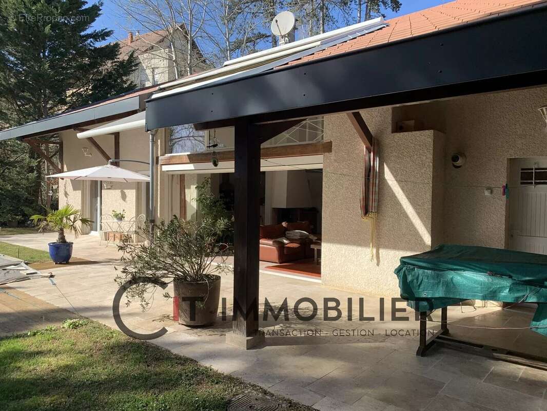 Maison à LA TOUR-DU-PIN