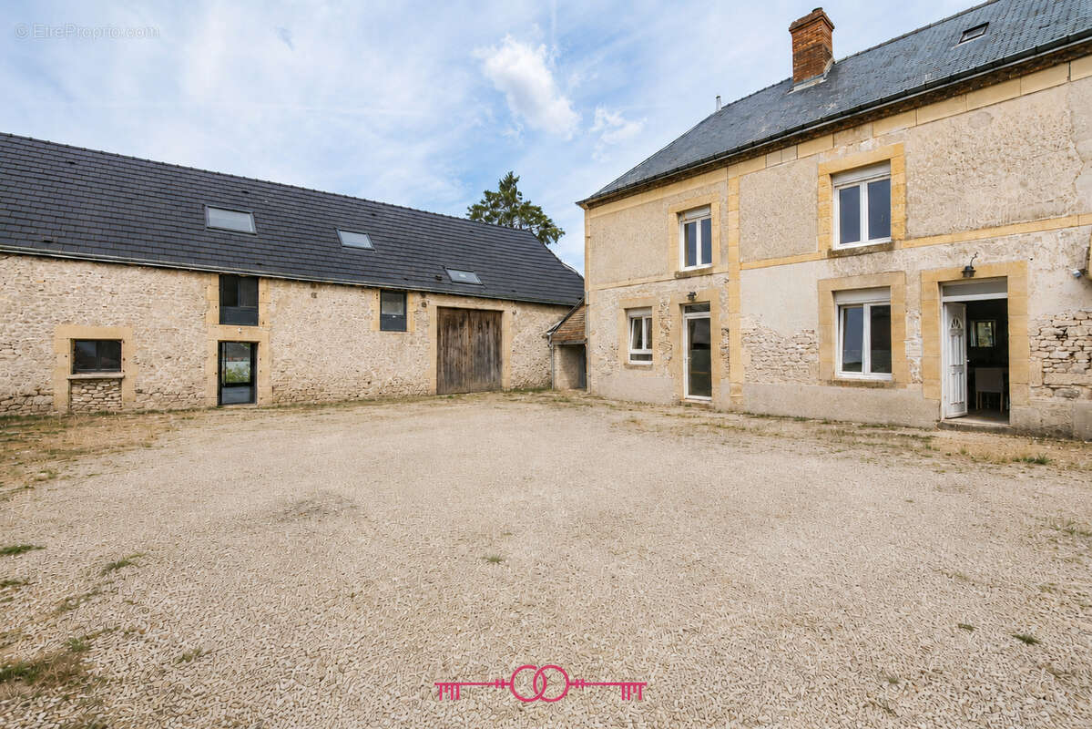 Ensemble immobilier de caractère à Montigny-sur-Vesle : 2 maisons, dépendances et fort potentiel - photo 10