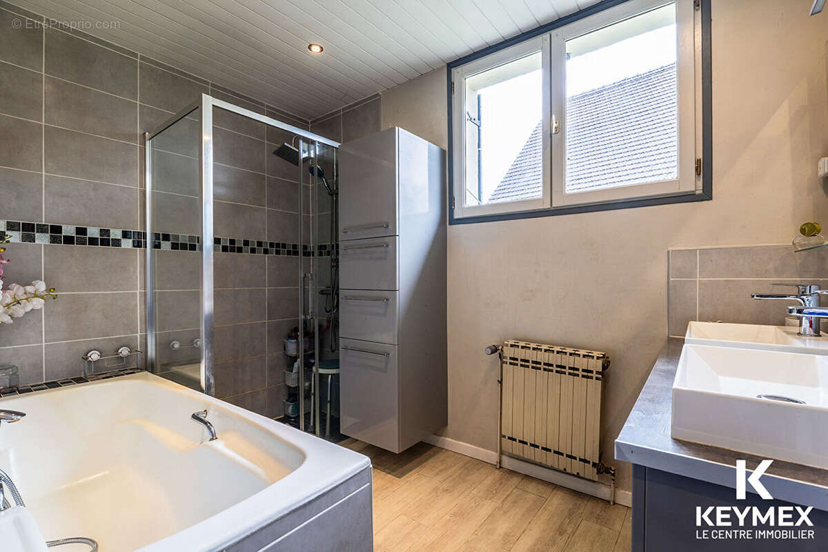 Maison familiale 7 pièces - 147m² - Sous-sol total - photo 7