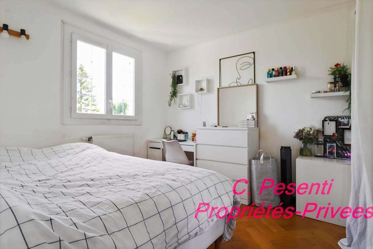 Maison à CONCHES-SUR-GONDOIRE