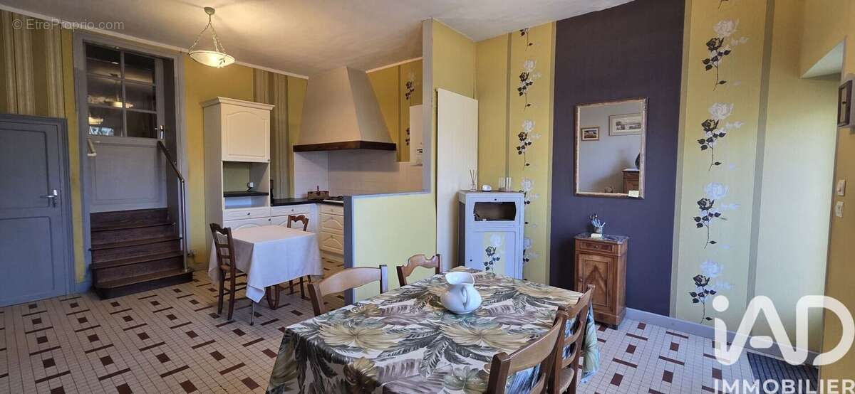 Photo 8 - Maison à SAINT-PIERRE-DES-ECHAUBROGNES