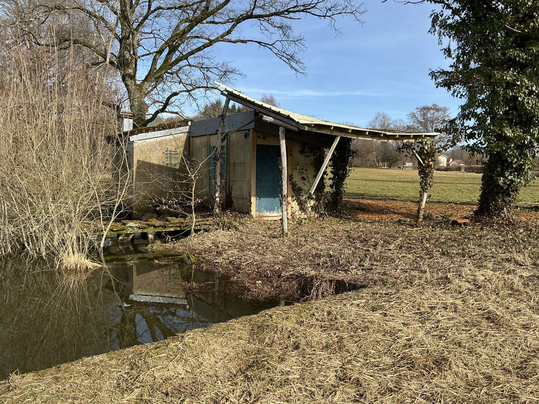 Terrain à MAGNIVRAY