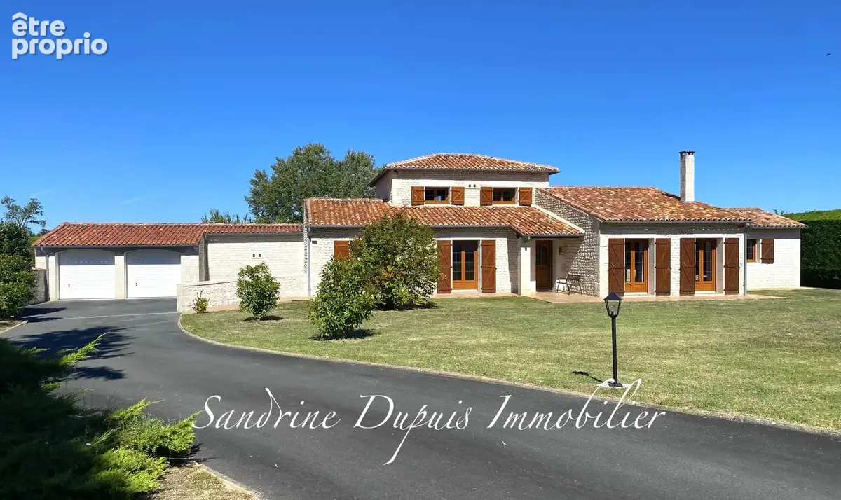 Maison à SAINTES