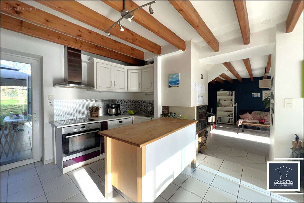 Maison à LA CHAPELLE-THOUARAULT