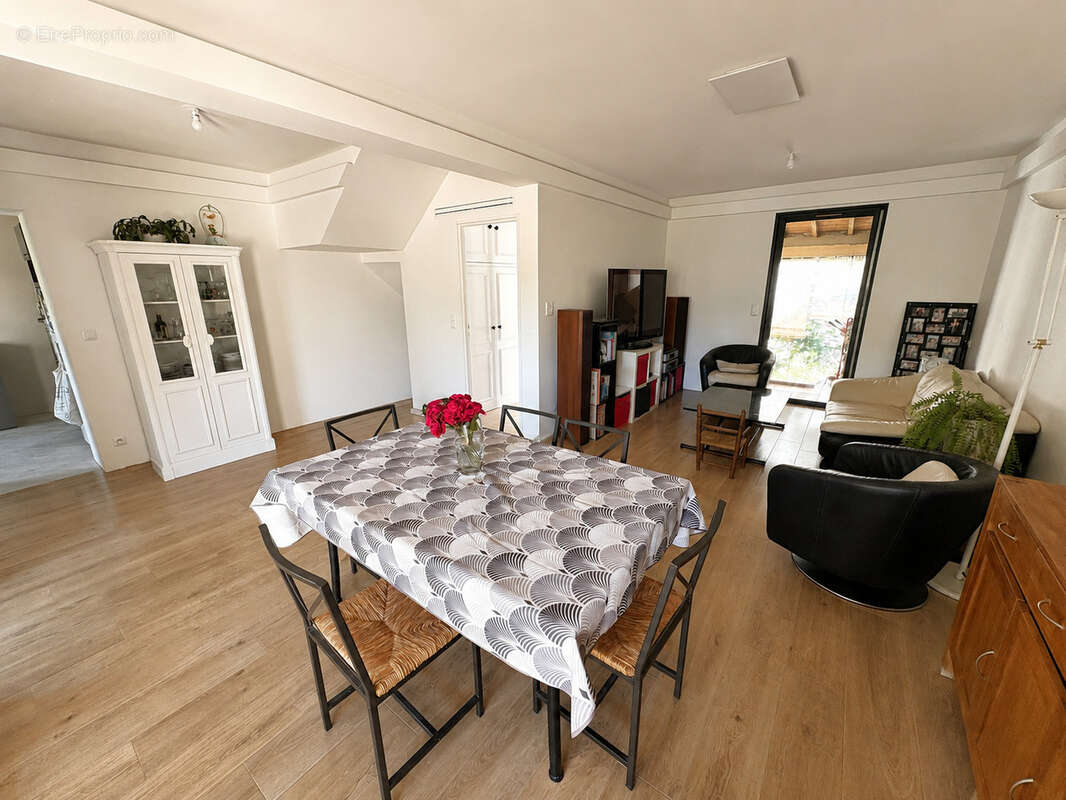 Photo 2 - Maison à CASTRIES