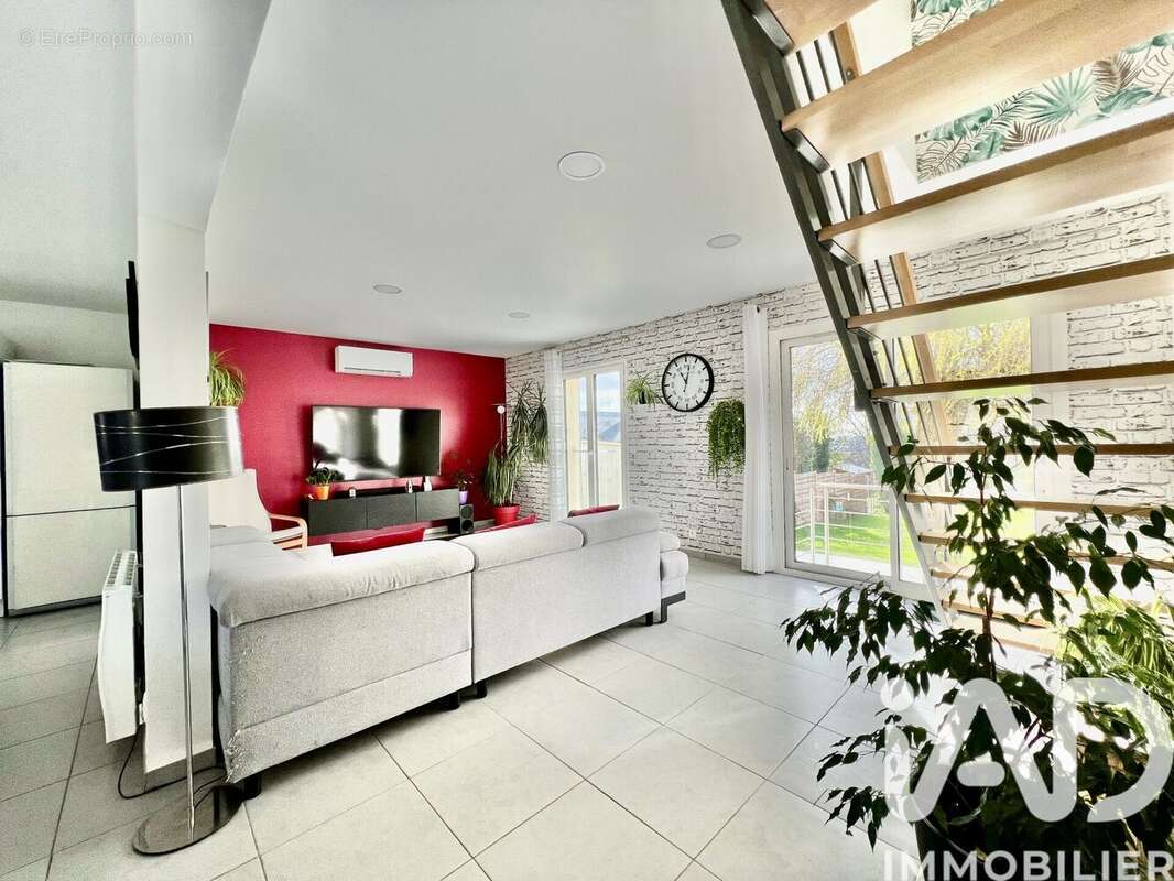 Maison 155 m² à La Ville-Du-Bois  - photo 8