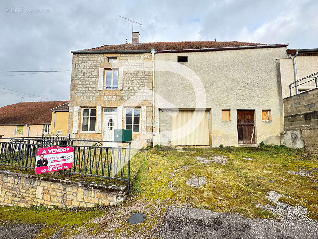 Maison à FAVEROLLES