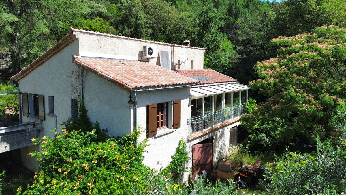 Maison à SAINT-JEAN-DU-PIN