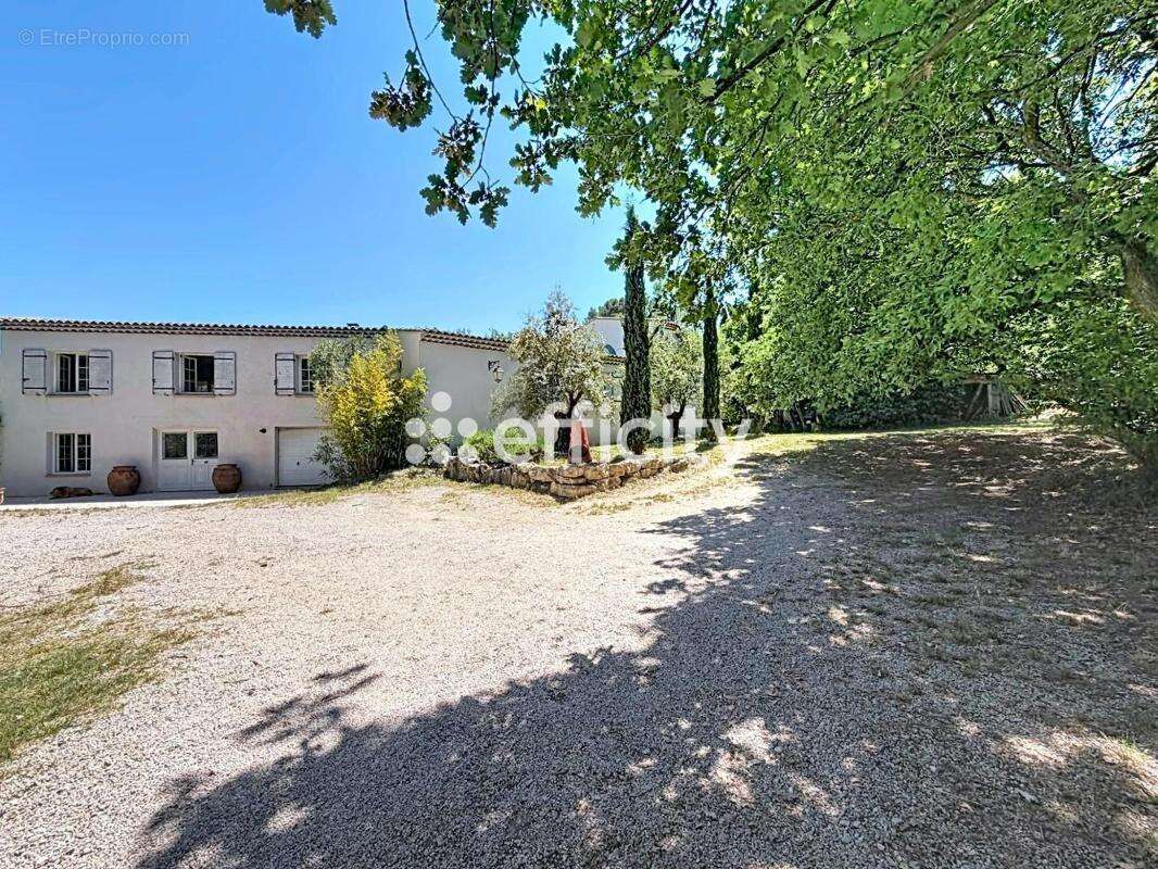 Maison à EGUILLES