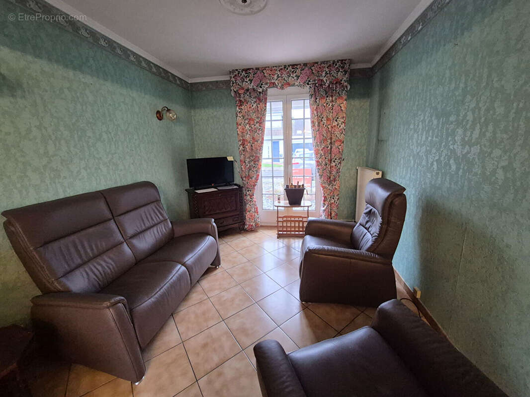 Maison à SAINT-MARTIN-AU-LAERT