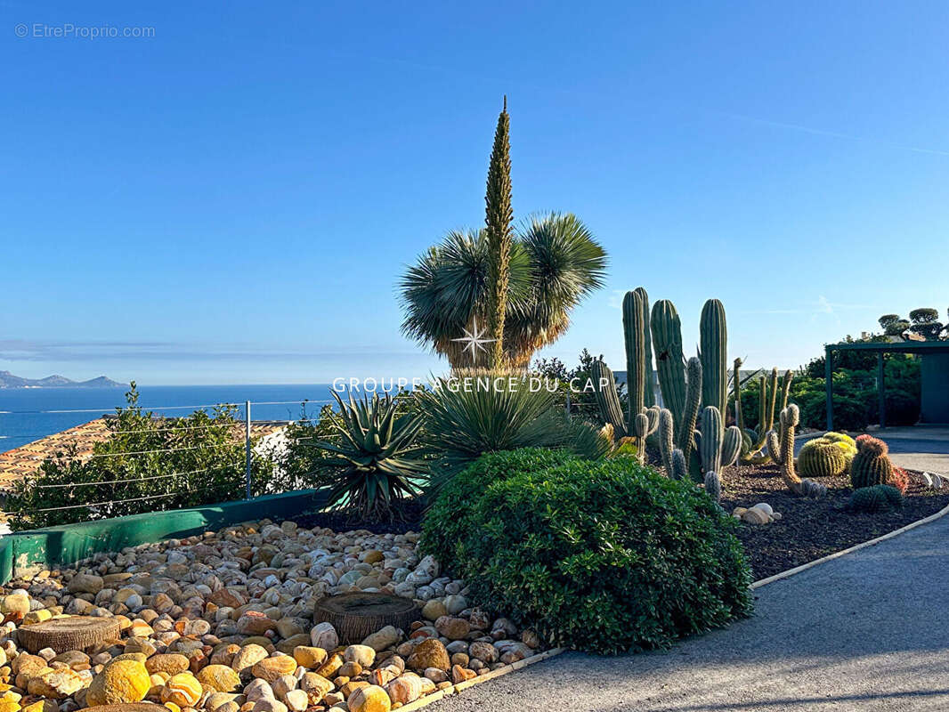 Maison à LES ISSAMBRES