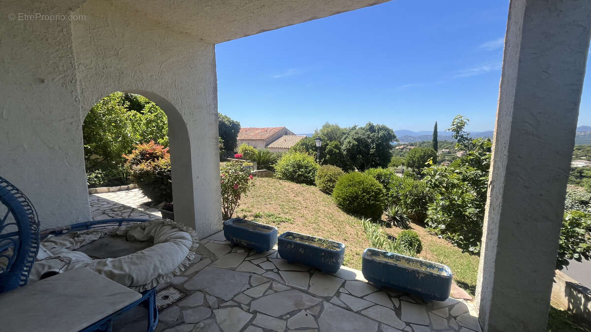 Maison à ROQUEBRUNE-SUR-ARGENS