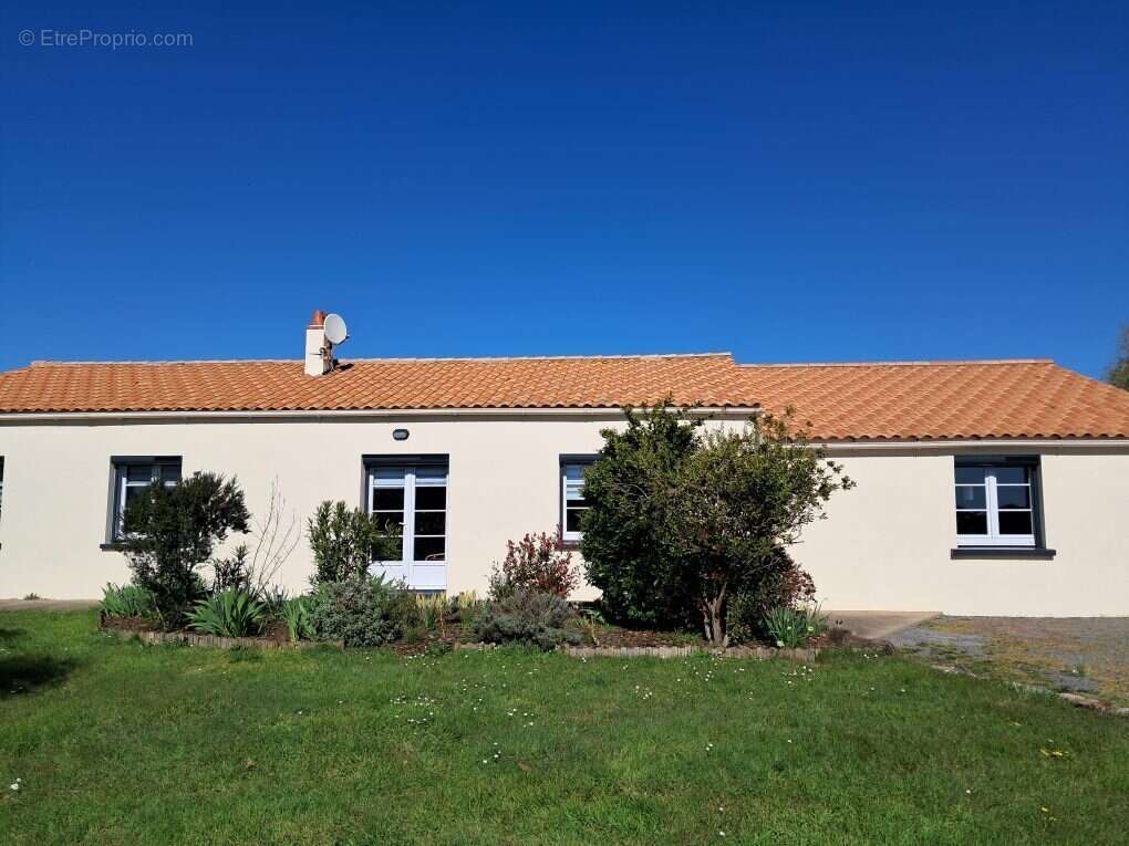 Maison à BOUIN