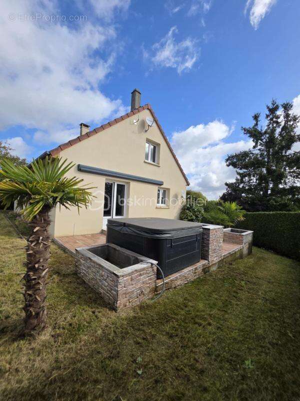 Maison à SAINTE-GAUBURGE-SAINTE-COLOMBE