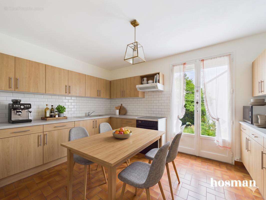 Maison à SAINTE-LUCE-SUR-LOIRE