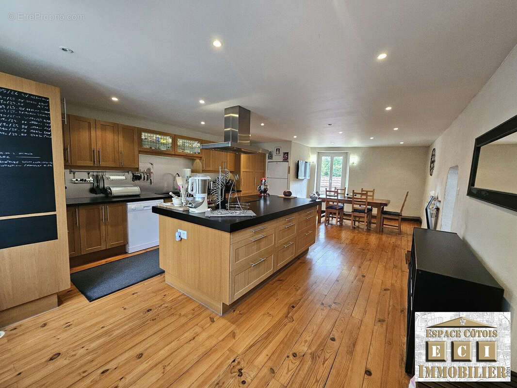 Maison à LA COTE-SAINT-ANDRE