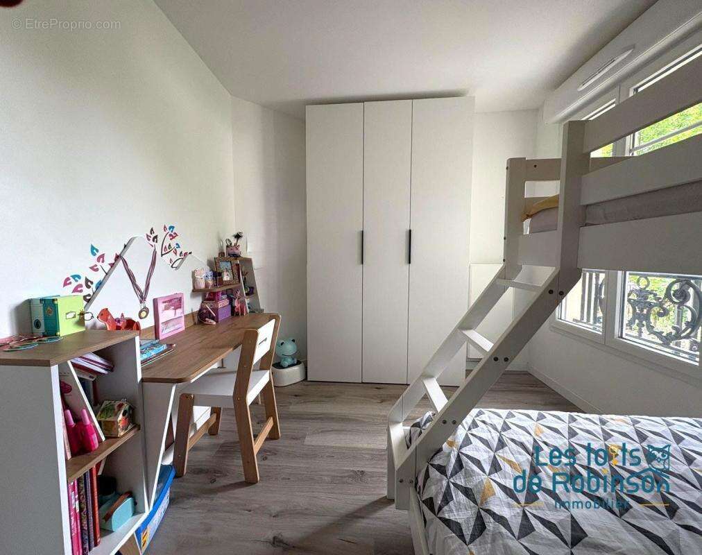 Appartement à LE PLESSIS-ROBINSON