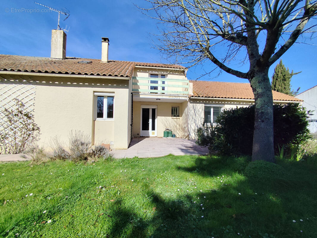 Maison à FONTAINE-LE-COMTE